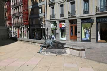 Escultura «Luis Riera Posada» en Oviedo