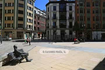 Escultura «Luis Riera Posada» en Oviedo
