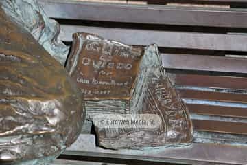 Escultura «Luis Riera Posada» en Oviedo