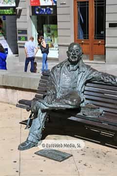 Escultura «Luis Riera Posada» en Oviedo