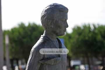 Escultura «Homenaje a los niños de la guerra»