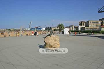 Escultura «Homenaje a los niños de la guerra»