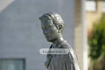 Escultura «Homenaje a los niños de la guerra»