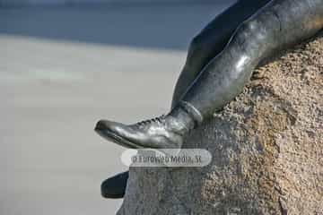 Escultura «Homenaje a los niños de la guerra»