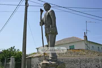 Escultura «Monumento a sus antepasados»