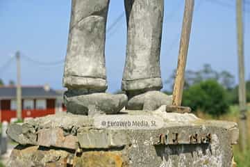 Escultura «Monumento a sus antepasados»