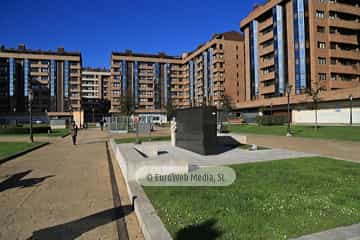 Escultura «Monumento a las víctimas del terrorismo (1968-2007)». Escultura «Monumento a las víctimas del terrorismo»