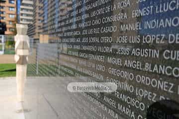 Escultura «Monumento a las víctimas del terrorismo (1968-2007)». Escultura «Monumento a las víctimas del terrorismo»