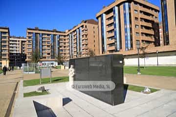Escultura «Monumento a las víctimas del terrorismo (1968-2007)». Escultura «Monumento a las víctimas del terrorismo»