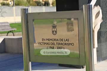 Escultura «Monumento a las víctimas del terrorismo (1968-2007)». Escultura «Monumento a las víctimas del terrorismo»