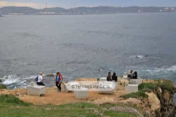 Escultura «Cantu los díes fuxíos» en Gijón