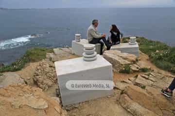Escultura «Cantu los díes fuxíos» en Gijón