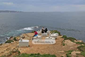 Escultura «Cantu los díes fuxíos» en Gijón