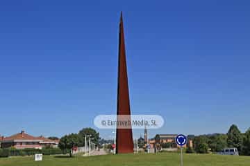 Escultura «Hacia la luz» en Gijón