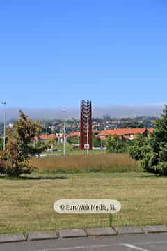 Escultura «Hacia la luz» en Gijón