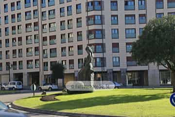 Escultura «La Maternidad» en La Florida (Oviedo). Escultura «La Maternidad» en La Florida