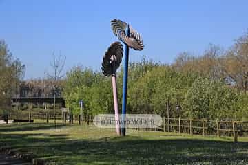 Escultura «Vientos de acero»