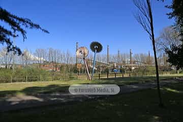 Escultura «Vientos de acero»