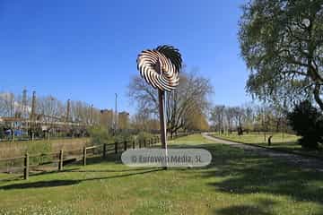 Escultura «Vientos de acero»