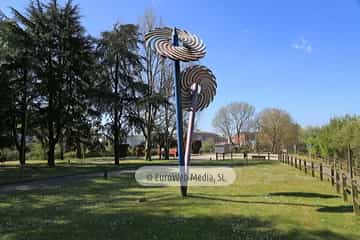 Escultura «Vientos de acero»