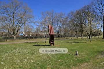 Escultura «La mano de Eva»