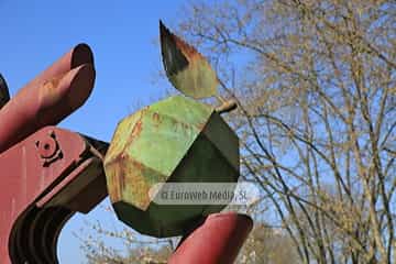 Escultura «La mano de Eva»