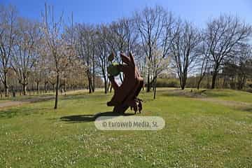 Escultura «La mano de Eva»