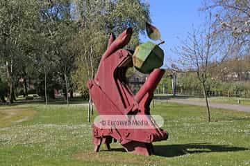 Escultura «La mano de Eva»