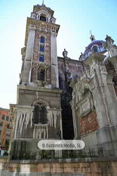 Escultura «San Juan Bautista» en Oviedo