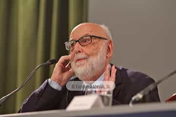 Peter Higgs, François Englert y el CERN, Premio Príncipe de Asturias de Investigación Científica y Técnica 2013