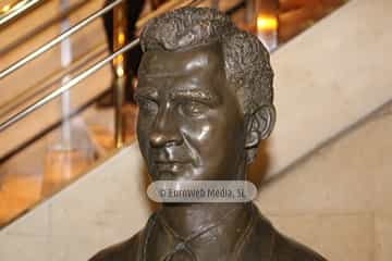 Escultura «Busto de Sir Neville Marriner»