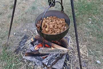 Cena medieval de los Exconxuraos de Llanera