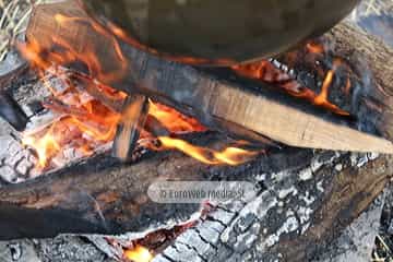Cena medieval de los Exconxuraos de Llanera