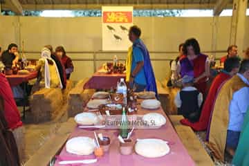 Cena medieval de los Exconxuraos de Llanera