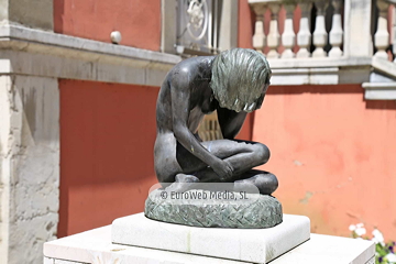 Escultura «Mavi» en miniatura