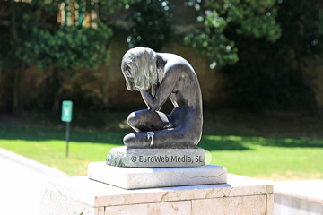 Escultura «Mavi» en miniatura