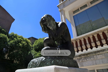 Escultura «Mavi» en miniatura