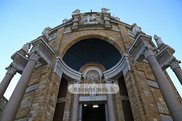 Iglesia de la Laboral