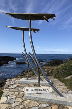 Escultura «Homenaje al surf»