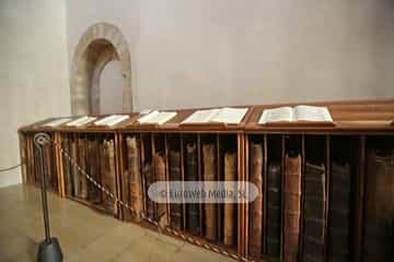 Panteón de los Reyes de León
