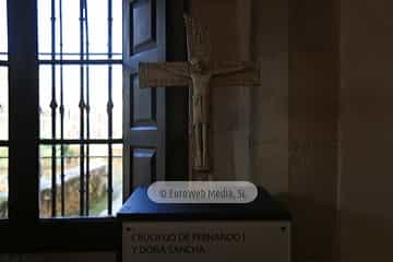 Panteón de los Reyes de León