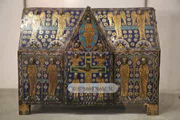 Panteón de los Reyes de León