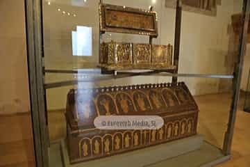 Panteón de los Reyes de León