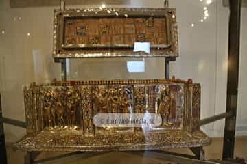 Panteón de los Reyes de León