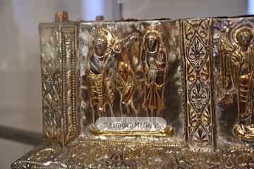Panteón de los Reyes de León