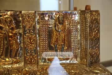 Panteón de los Reyes de León