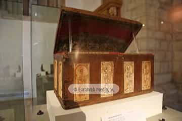Panteón de los Reyes de León