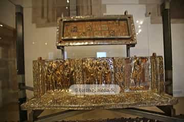 Panteón de los Reyes de León