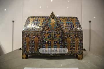 Panteón de los Reyes de León