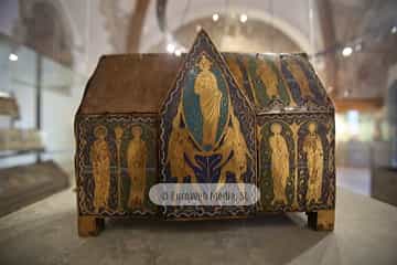 Panteón de los Reyes de León